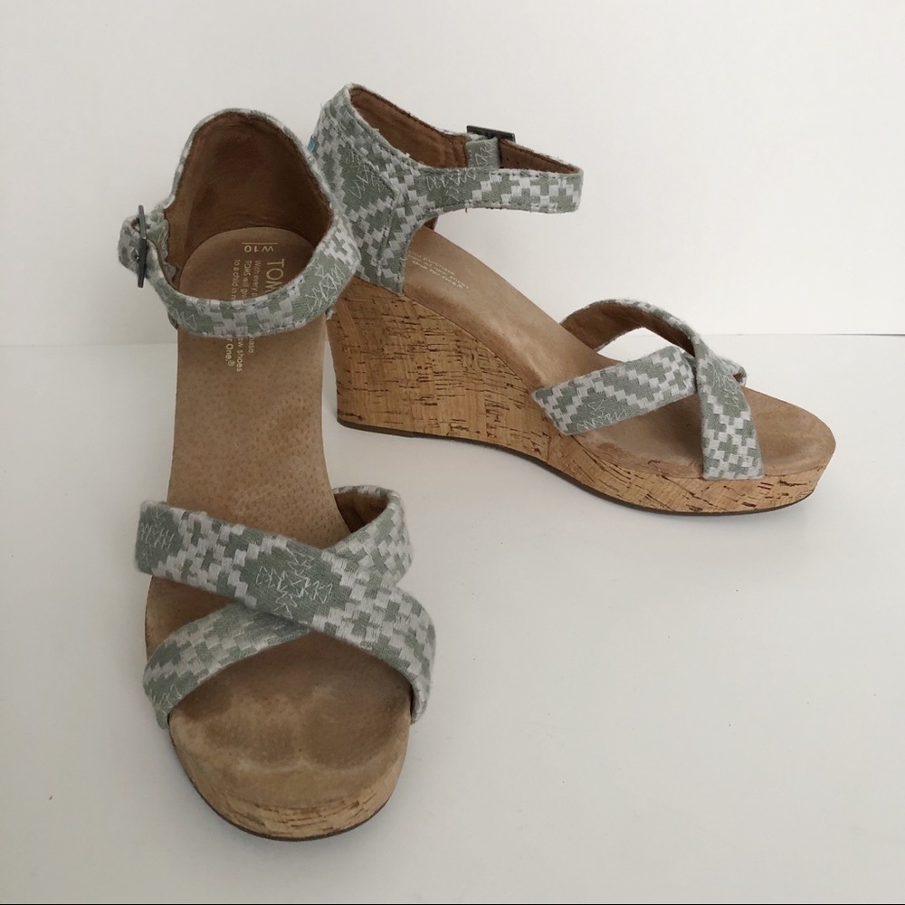 TOMS Women's Wedge Shoe